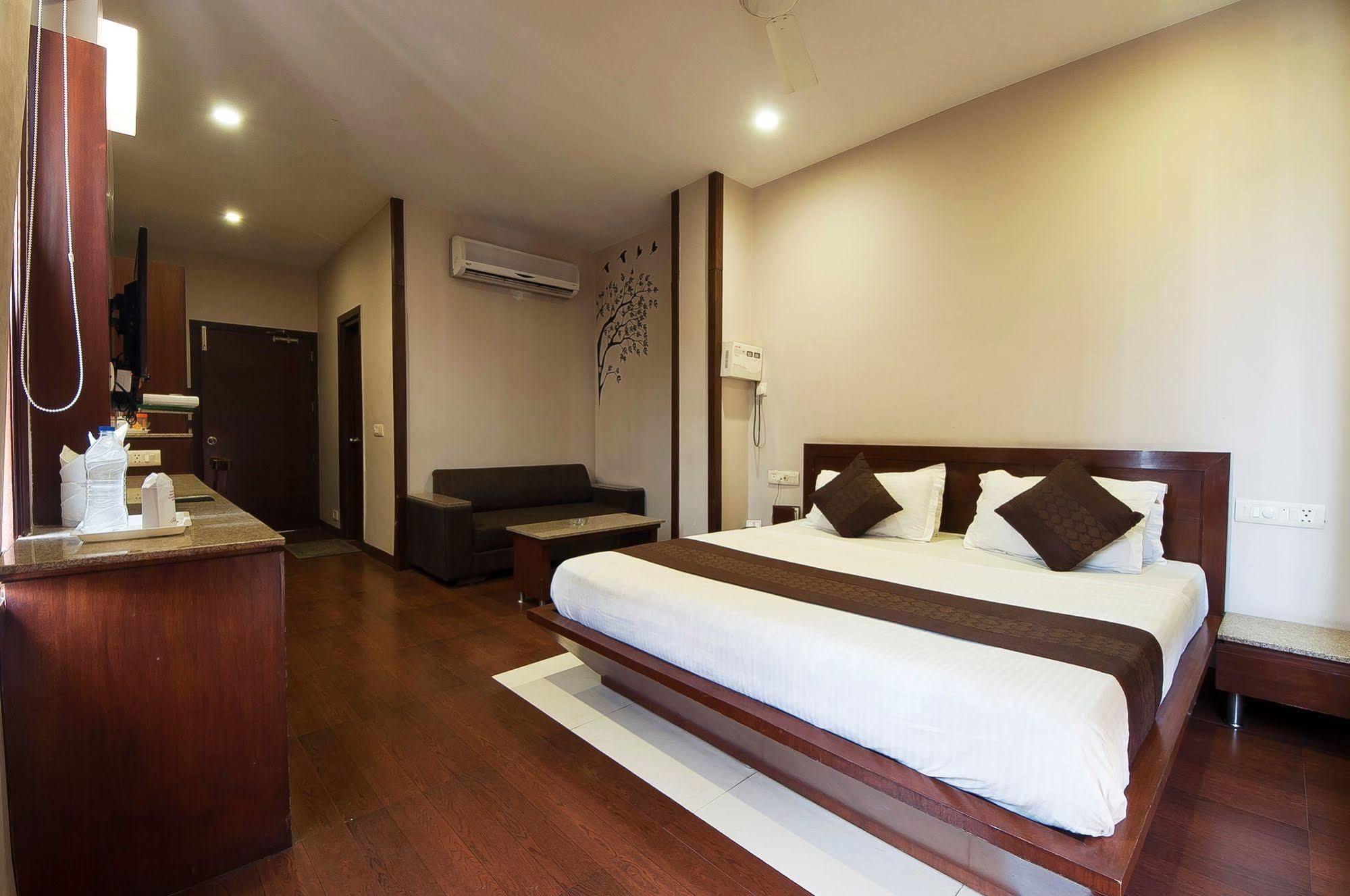 Fabhotel Basera Amritsar Buitenkant foto