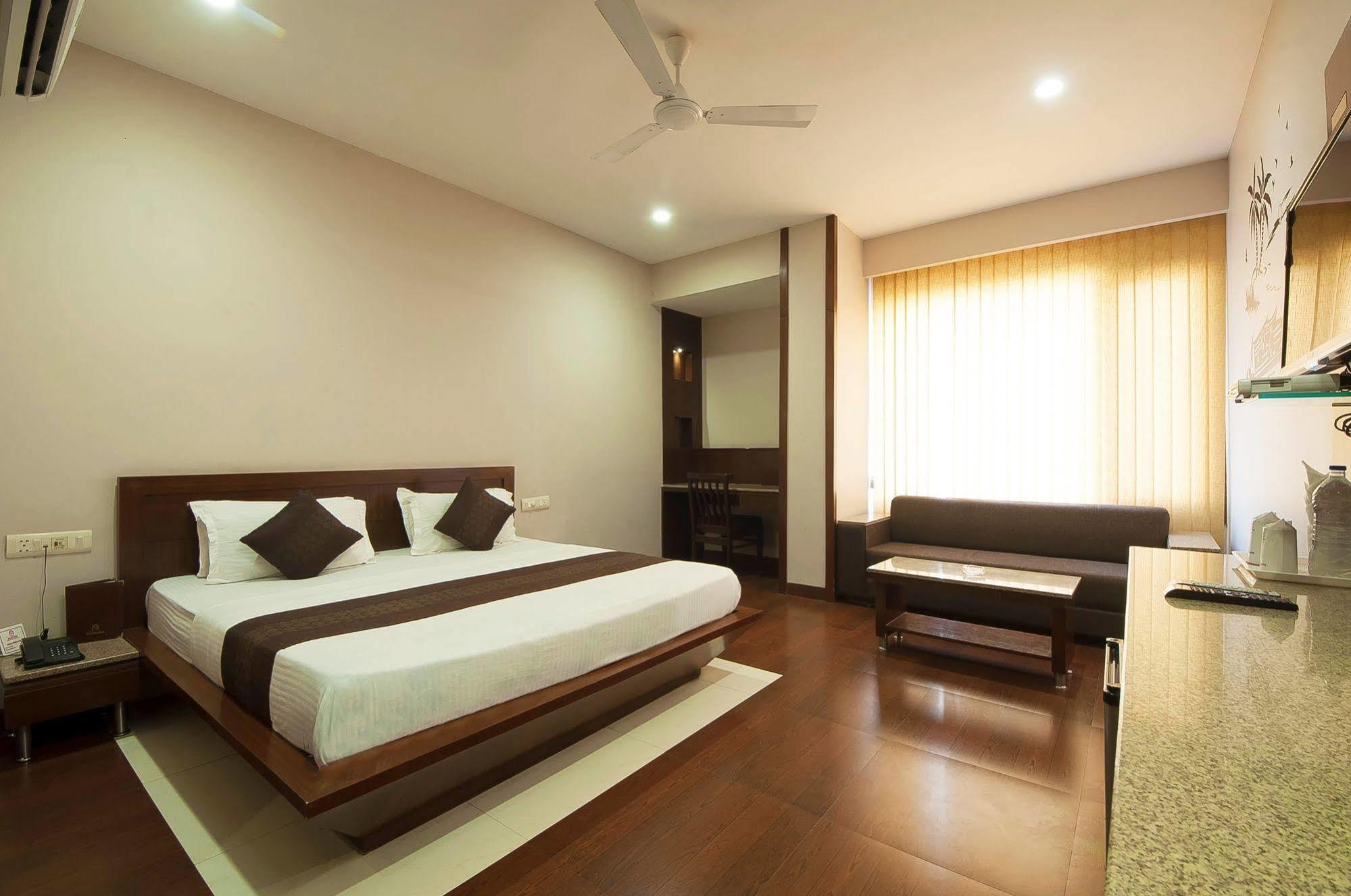 Fabhotel Basera Amritsar Buitenkant foto